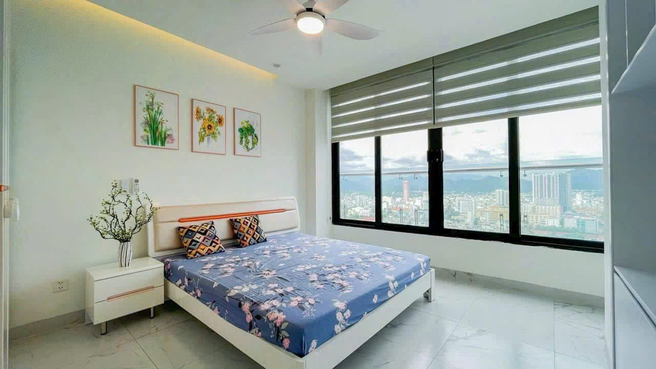 Hud Building Penthouse apartment for rent | 4 bedrooms | 40 million